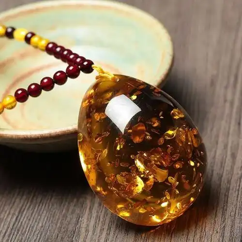 天然花珀吊坠琥珀蜜蜡项链—神秘魔力,保佑爱情永不褪色