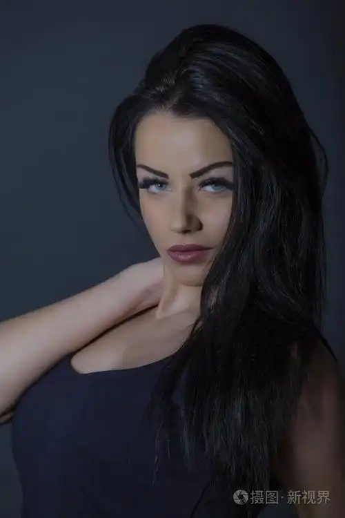 美丽的黑发女孩美女拍摄