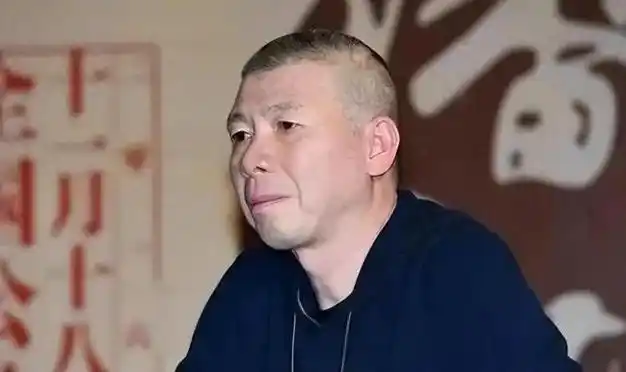 冯小刚近况曝光被传病危移民养女被指亲生本人亲自出面回应