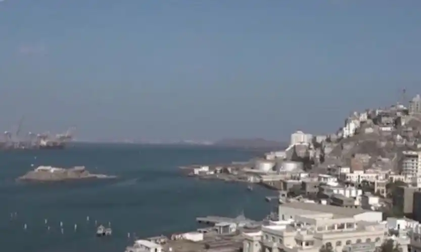 红海局势持续紧张,也门胡塞武装称在亚丁湾袭击英国商船