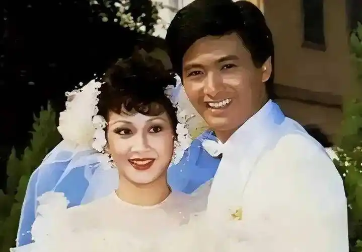 周润发的人生:现任和前妻天壤之别,身价亿万与事业狂人生涯