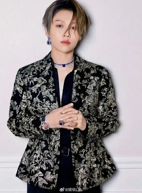 刘雨昕成为四大时装周历年(首位且唯一)登上全球emv总榜的中国艺人