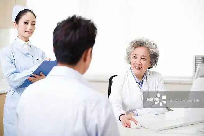 病患向医生咨询