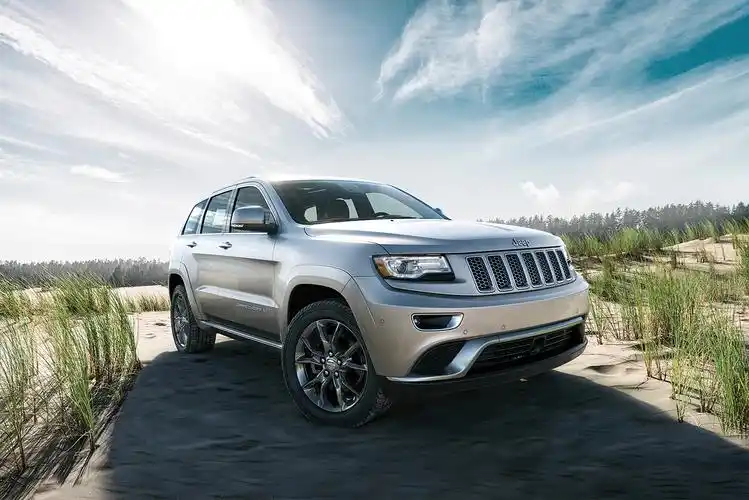 2017全新吉普大切诺基(jeep grand cherokee )豪华suv汽车渲染设计