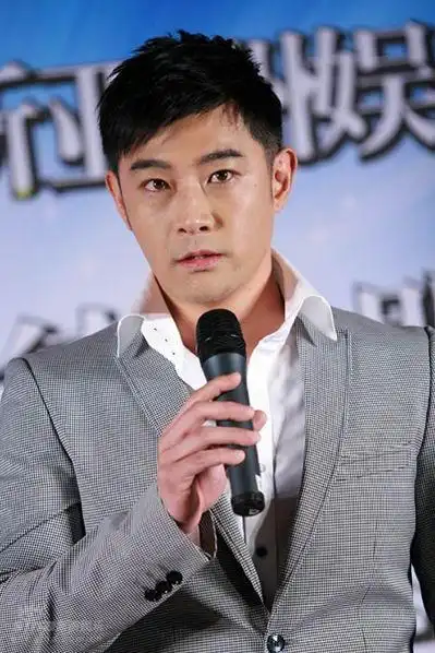 图文黄维德加盟华纳黄维德亮相现场