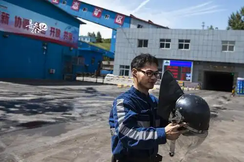 名校毕业生井下挖煤 一干7年 被赞重写《平凡的世界》