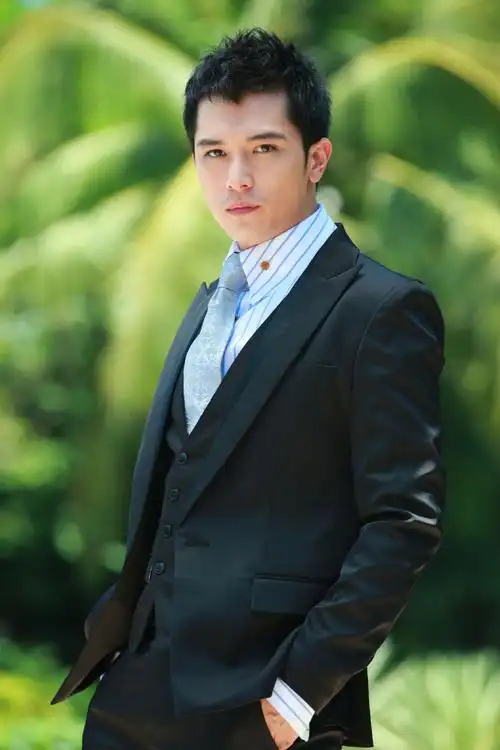 邱泽 饰 项天骐