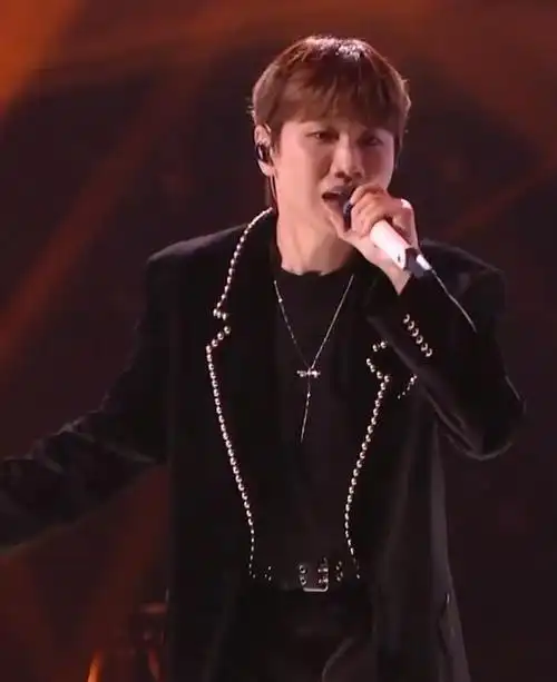 这一天,35岁的汪苏泷证明了,网络歌手和巨星的差距有多"残酷"