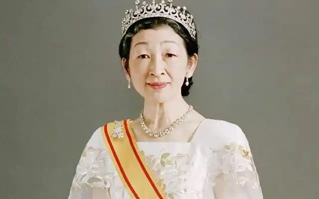 日本明仁皇后:被用作生育工具,为天皇生2子1女,拒绝与天皇合葬