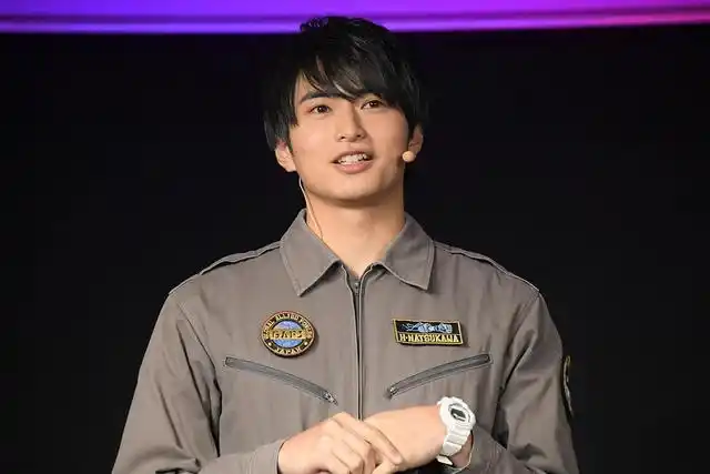 剑悟表示特别篇是观众应援之后的结果,遥辉希望有泽塔剧场版!