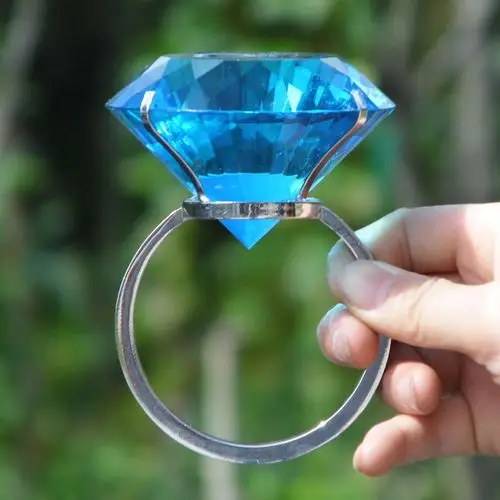 厂家直销 超大水晶钻戒个性求婚道具创意送朋友亲人礼物礼品