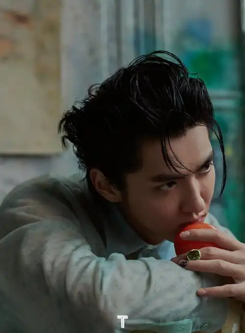 吴亦凡t杂志3月封面