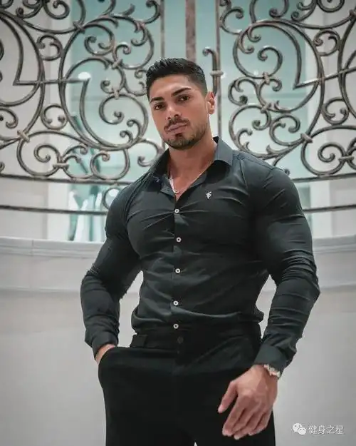 d杯型男筋肉身材出镜这线条逆天了