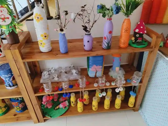 畅想幼稚园瓶子手工作品展