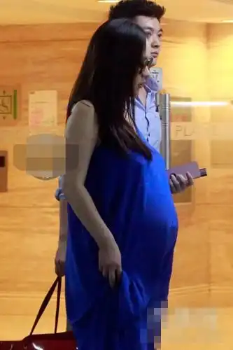 霍思燕素颜大肚 全身发胖脸变形