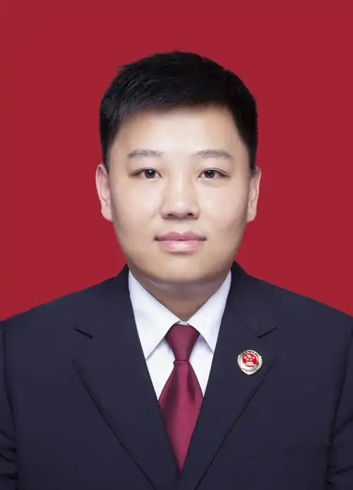 庄伟,男,30岁,沧州渤海新区人民检察院检察官助理,见义勇为好人.