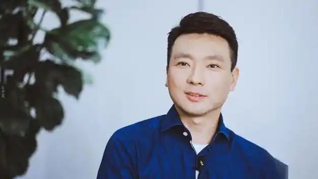 人评选不仅仅是看主持人的知名度和口碑,还要看他们在各种综艺节目