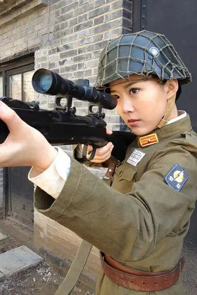 颜丹晨《独狼》剧照