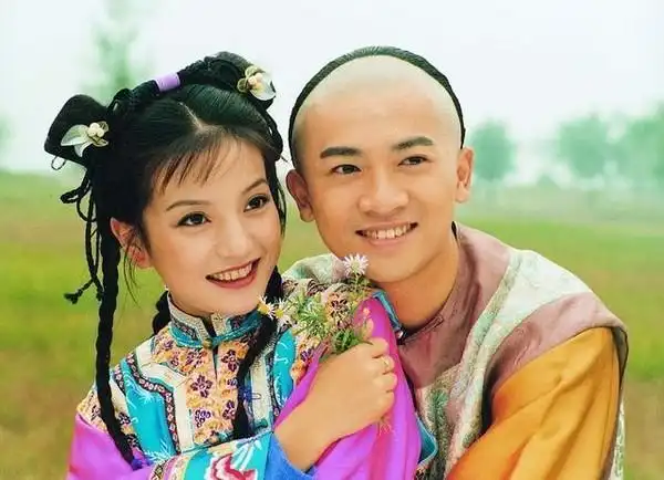 ▼赵薇和苏永朋主演的《还珠格格》,至今仍是众人心中难被超越的