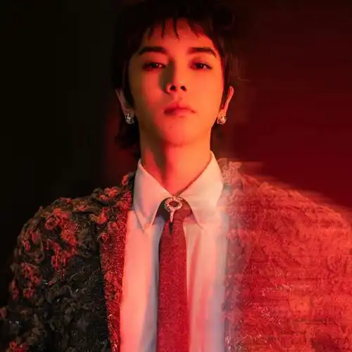 华晨宇头像:别人用温柔形容华晨宇,我用华晨宇形容温柔.