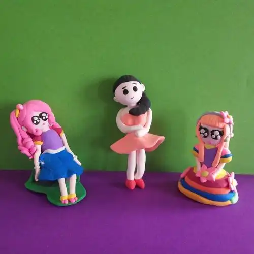 学生粘土手工作品系列(四)人物 写美篇欣赏制作课,同学们找一找哪件