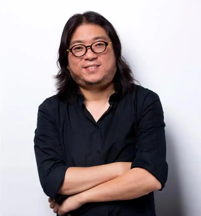 留长发的男明星,谢霆锋阴柔,刘欢霸气,但都输给了他!