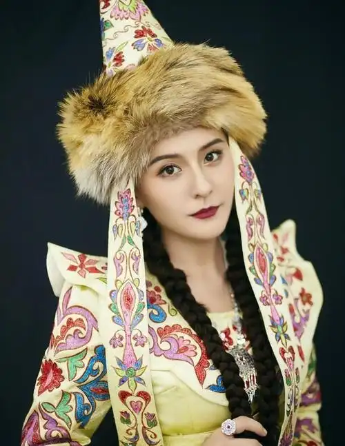 最美女星精品收藏 瑞丽最年轻的封面女郎 哈萨克族女演员热依扎_高清