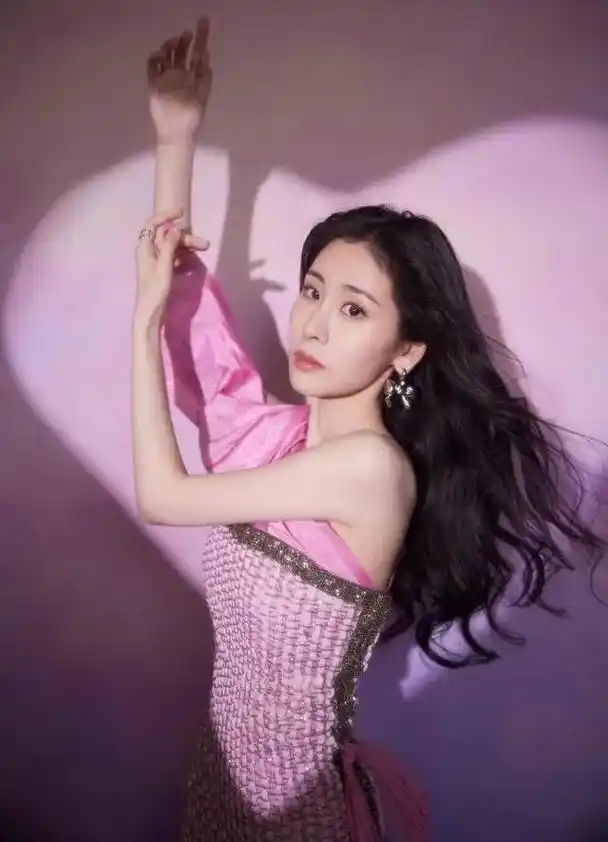 张碧晨的颜值 - 抖音