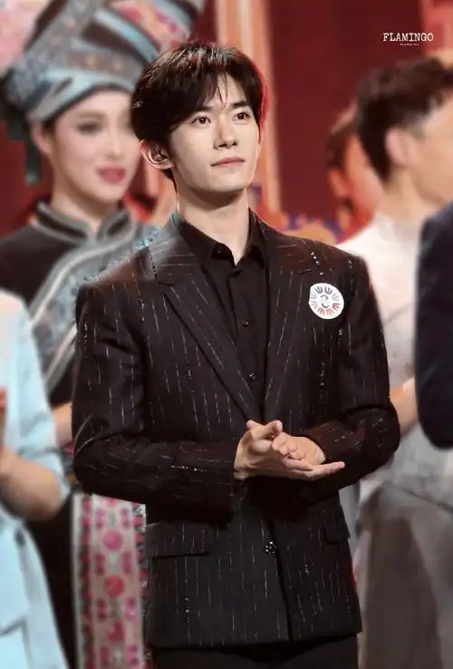 易烊千玺不辞星海舞台##易烊千玺献唱不辞星海