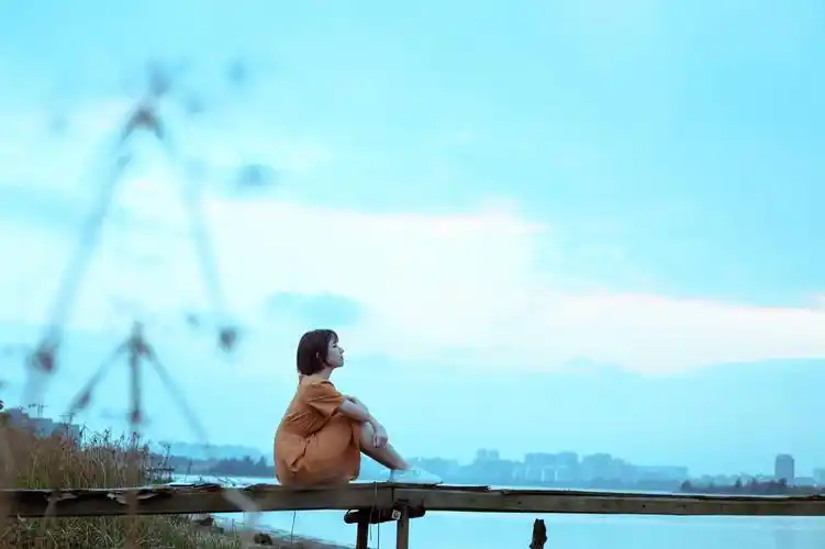 一个女人真正的绝情,不是失联,不是冷淡,而是不闻不问