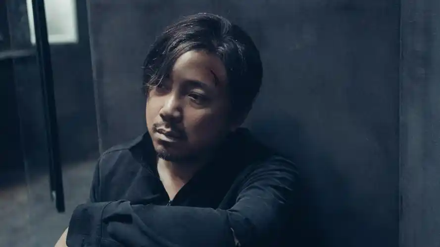 如今他早已身价上亿,可他却开着一辆8万小车,为人还很低调