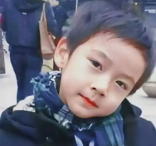 奶呼呼的贺儿,真的好卡哇伊呀