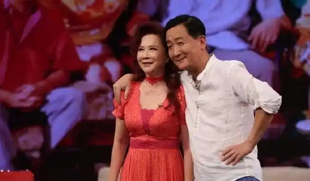 骗了我们37年,原来他就是蔡明的儿子,不结婚生子混成圈内大佬|相亲|星