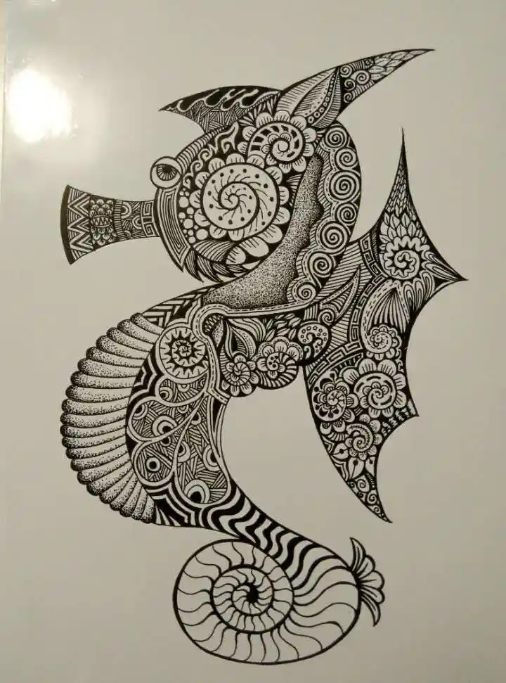 手绘黑白装饰画——海马
