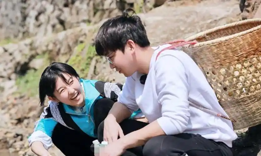 张子枫荧屏初吻来了,居然是梁靖康,妹妹真的长大了!