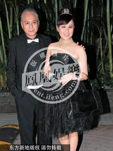 江欣燕与老公吴积逊昔日恩爱照(图片来源:东方新地)曾志伟帮助复出