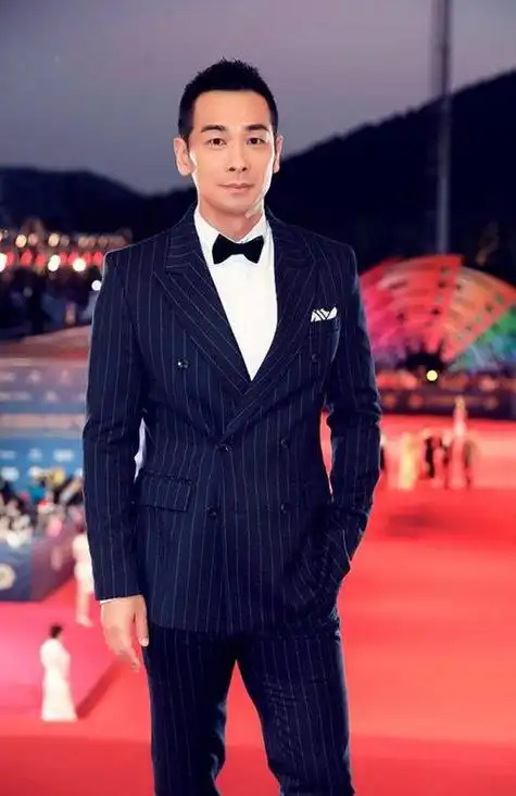 回顾赵文卓娶小8岁东北小丫婚后连生三胎如今一家其乐融融