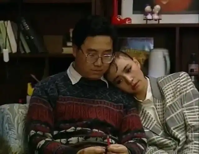 1992年在宋丹丹引荐下,英达出演了王朔作品改编电视剧《爱你没商量》