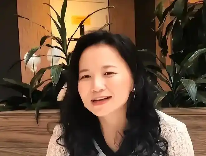 间谍|著名主持人成蕾,潜伏央视20年的间谍,因一句口误而露出马脚