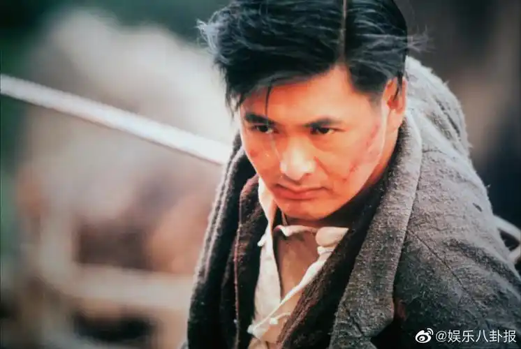 周润发每个角色我都觉得很赞,但印象最深的莫过于上海滩的许文强了