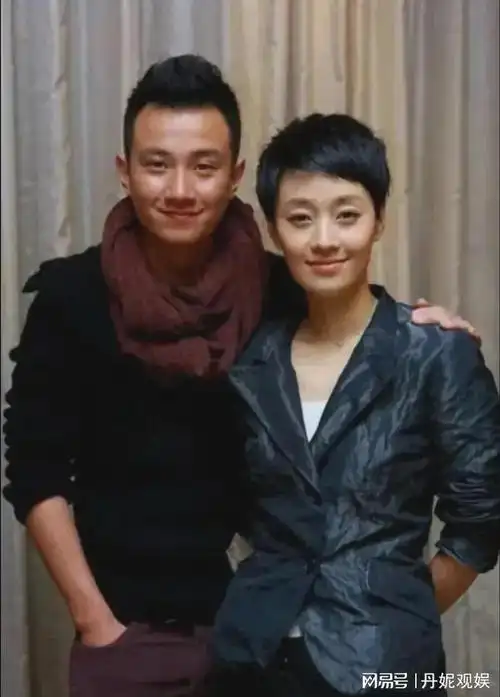 文爱马大年三十送惊喜晒出和文章亲密合照及妹妹正面照