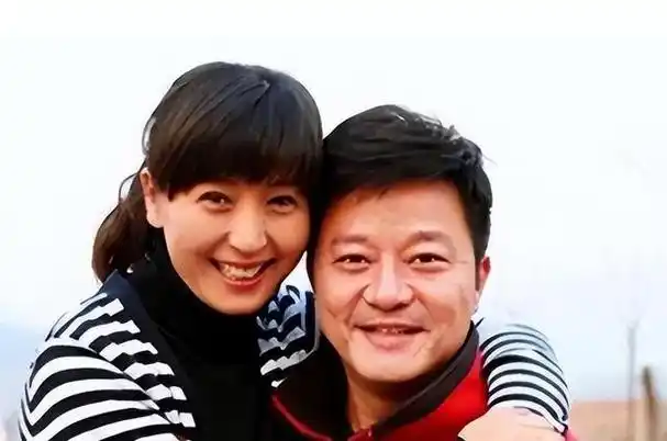 闫学晶过三八节北京的家装修富丽堂皇穿着近万元上衣出镜