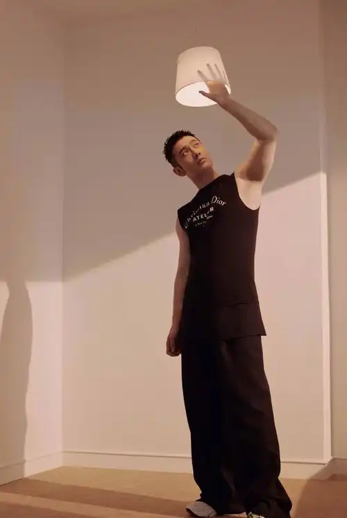 黄晓明最新个人写真集寸头清爽居家休闲随性