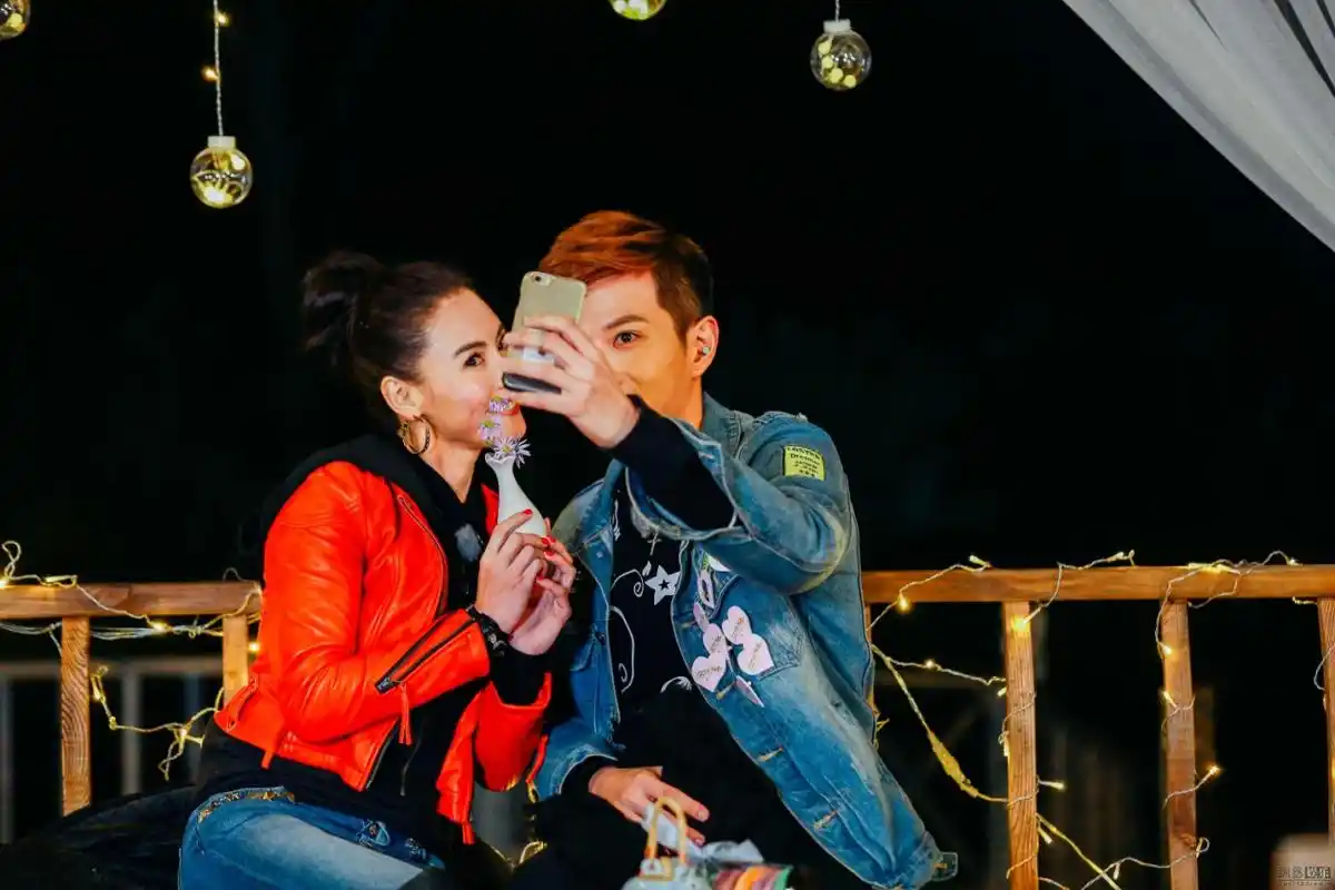 何孟怀晒婴儿照倒贴张柏芝,是躺枪还是故意碰瓷?柏芝:拒绝捆绑