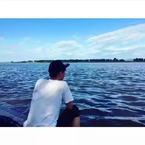 清新蓝色海边男生头像图片唯美图片