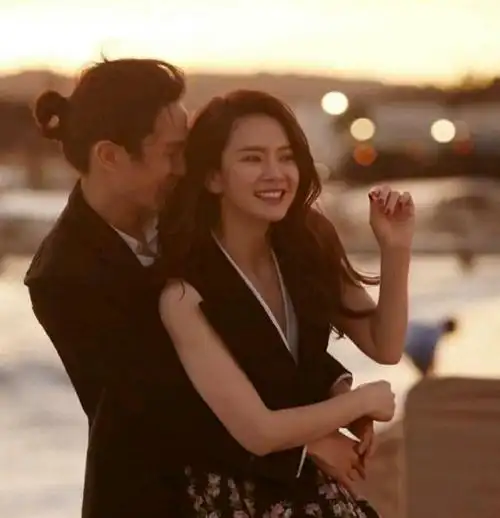 戚薇分享日常生活,称喜欢和李承铉在厕所约会,一待就是几个小时