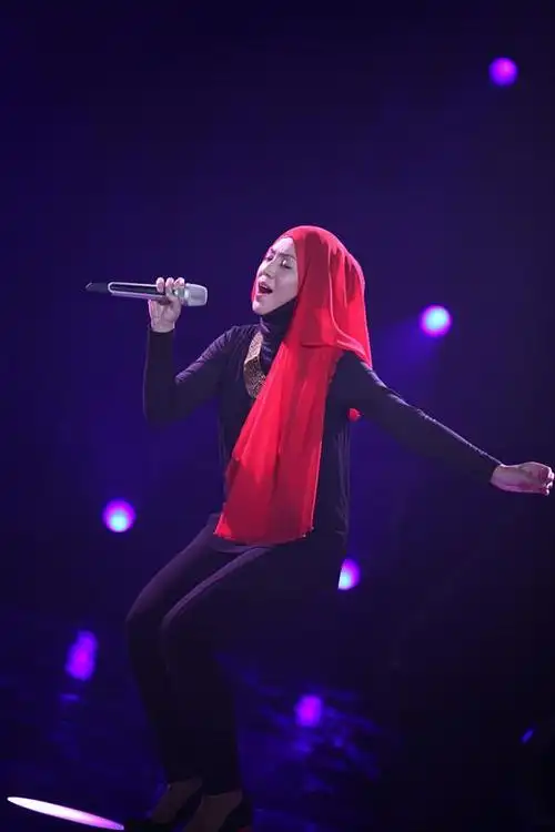 《我是歌手》第二季第九期录制幕后茜拉状况频出张杰《angel》出彩引