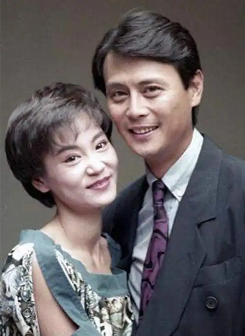 刘雪华命运坎坷,年轻时为爱不能生育,婚后宠她的丈夫跳楼自杀