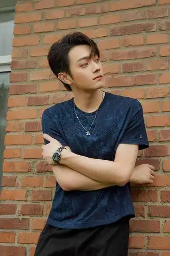 欢娱影视演员许凯soso诠释香奈儿j12黑色腕表系列