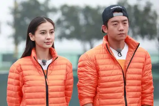 《跑男》新年开跑 郑恺baby贴面跳热舞